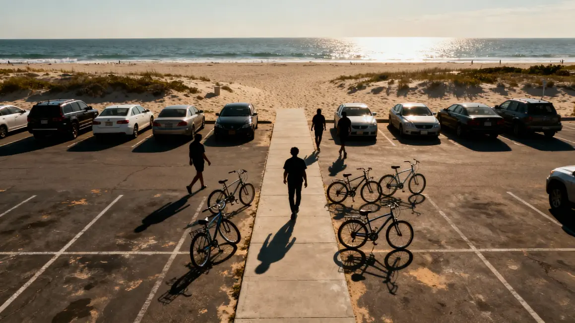 Parking PMR accès plage du Petit Nice vélo chemin sable